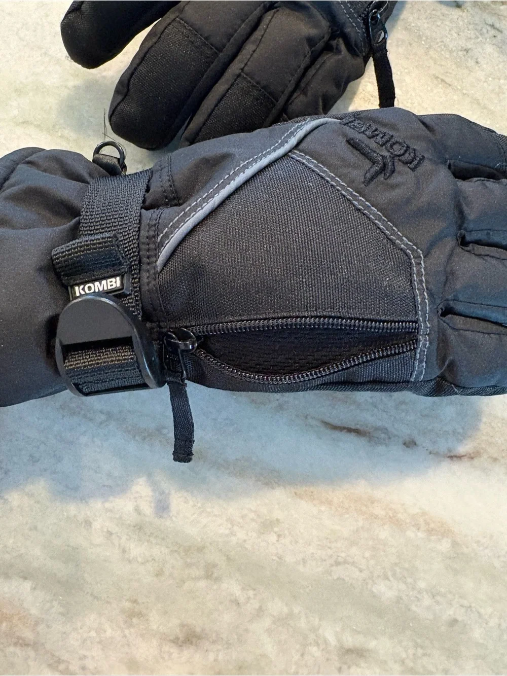 Kids Black KOMBI Insulated Winter Ski Gloves
